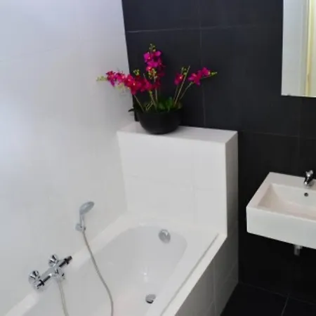 Fabulous 4 Bedroom Duplex By The City Centre Leidseplein! - Ref. Amsa404 아파트 *