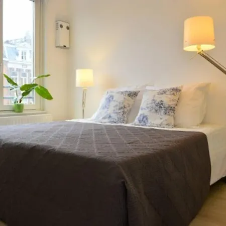 Fabulous 4 Bedroom Duplex By The City Centre Leidseplein! - Ref. Amsa404