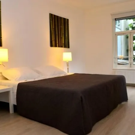 Fabulous 4 Bedroom Duplex By The City Centre Leidseplein! - Ref. Amsa404 *